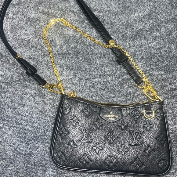 Black Louise Vuitton signature logo shoulder bag with gold chain/ hardware - Picture 2 of 5
